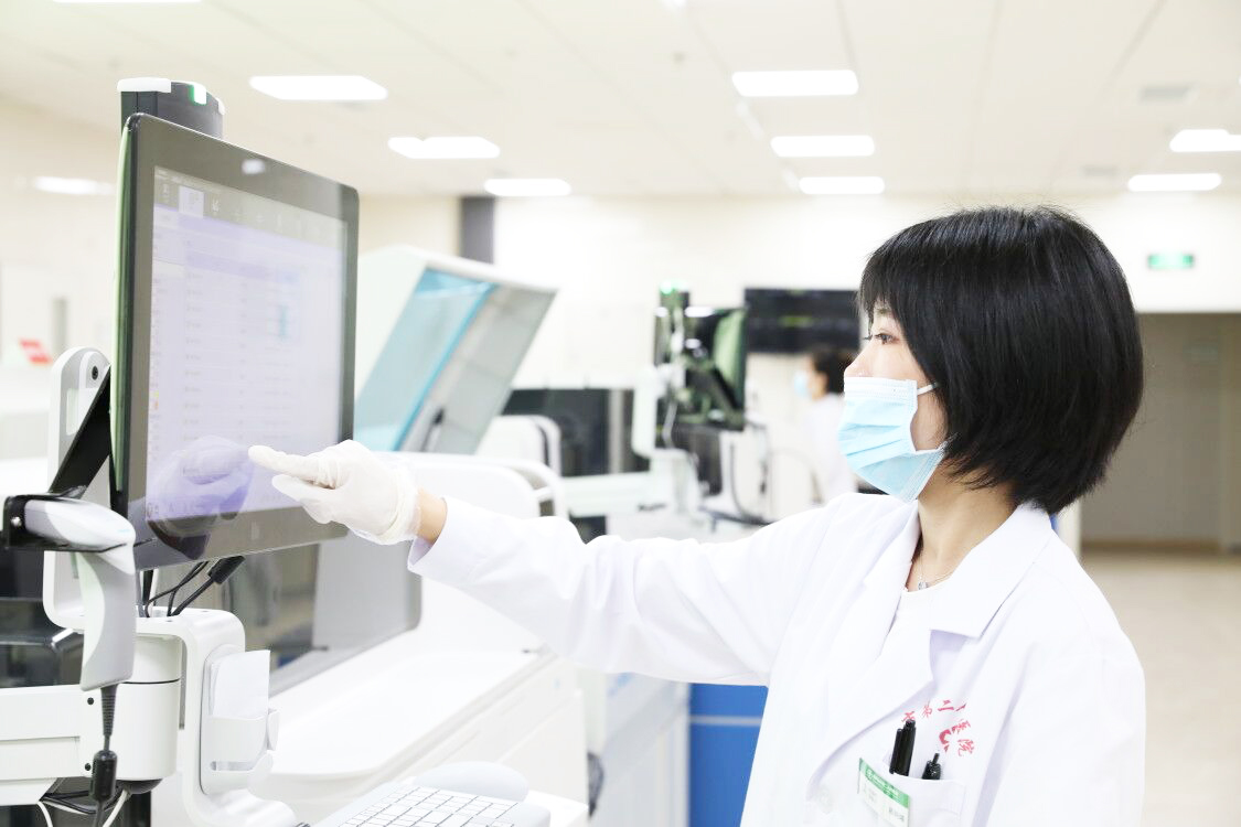 搭建國際醫(yī)學(xué)高地 西門子醫(yī)療中國區(qū)示范醫(yī)院及示范實(shí)驗(yàn)室順利揭牌(圖4) 2134072046.jpg