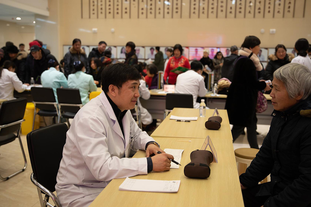 大醫(yī)精誠 仁心起航 遼寧中醫(yī)葫蘆島康復(fù)院區(qū)喜迎揭牌慶典(圖3) 大醫(yī)精誠 仁心起航 遼寧中醫(yī)葫蘆島康復(fù)院區(qū)喜迎揭牌慶典(圖3)