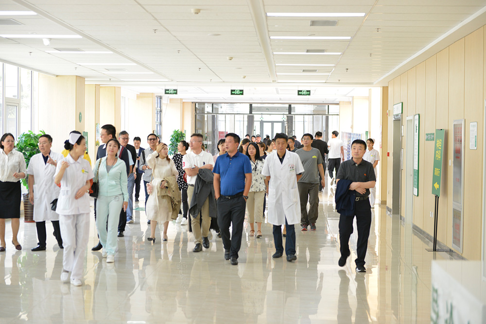 “智聯清華、并肩同行” ——清華經管學院EMBA遼寧校友會走進正業(yè)集團(圖6)