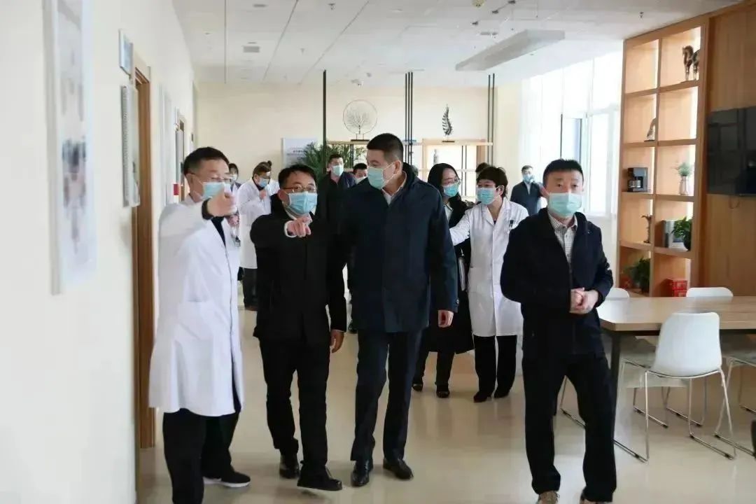 龍港區(qū)人大、區(qū)政府領導一行視察調(diào)研龍港國際醫(yī)療健康產(chǎn)業(yè)園(圖4)