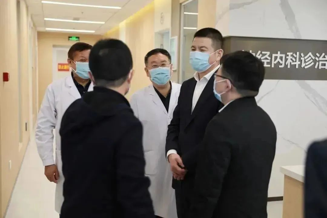 龍港區(qū)人大、區(qū)政府領導一行視察調(diào)研龍港國際醫(yī)療健康產(chǎn)業(yè)園(圖3)