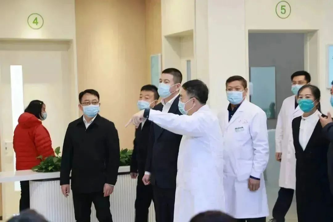 龍港區(qū)人大、區(qū)政府領導一行視察調(diào)研龍港國際醫(yī)療健康產(chǎn)業(yè)園(圖5)