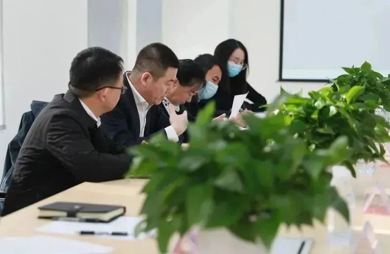 龍港區(qū)人大、區(qū)政府領導一行視察調(diào)研龍港國際醫(yī)療健康產(chǎn)業(yè)園(圖13)