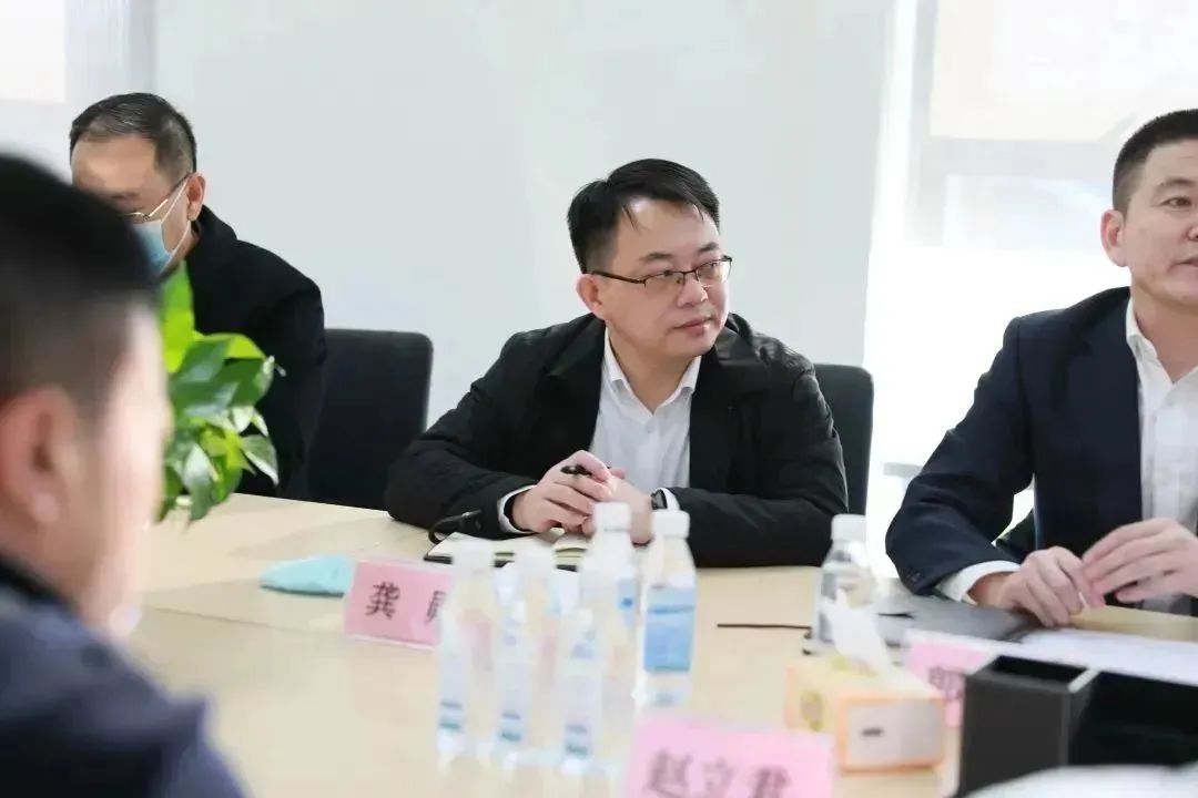 龍港區(qū)人大、區(qū)政府領導一行視察調(diào)研龍港國際醫(yī)療健康產(chǎn)業(yè)園(圖12)