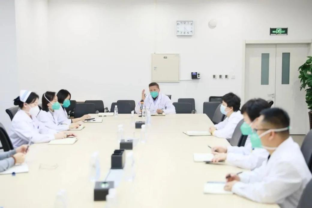 人民醫(yī)院為人民，市二院舉全院之力保障醫(yī)療救治，牢守生命防線！(圖1)