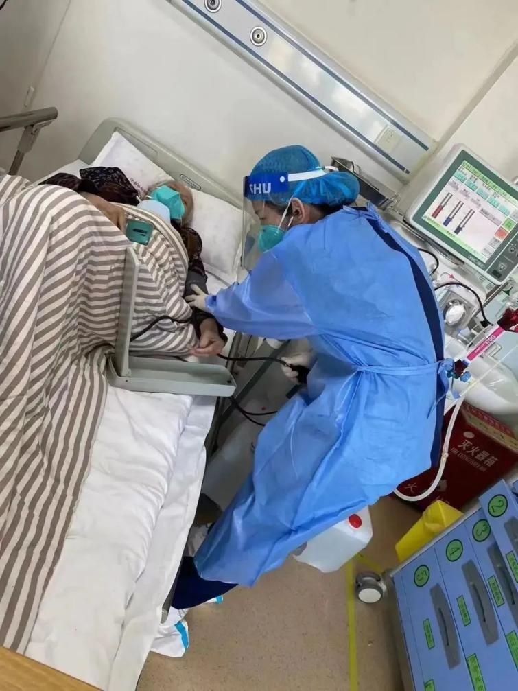 人民醫(yī)院為人民，市二院舉全院之力保障醫(yī)療救治，牢守生命防線！(圖14)