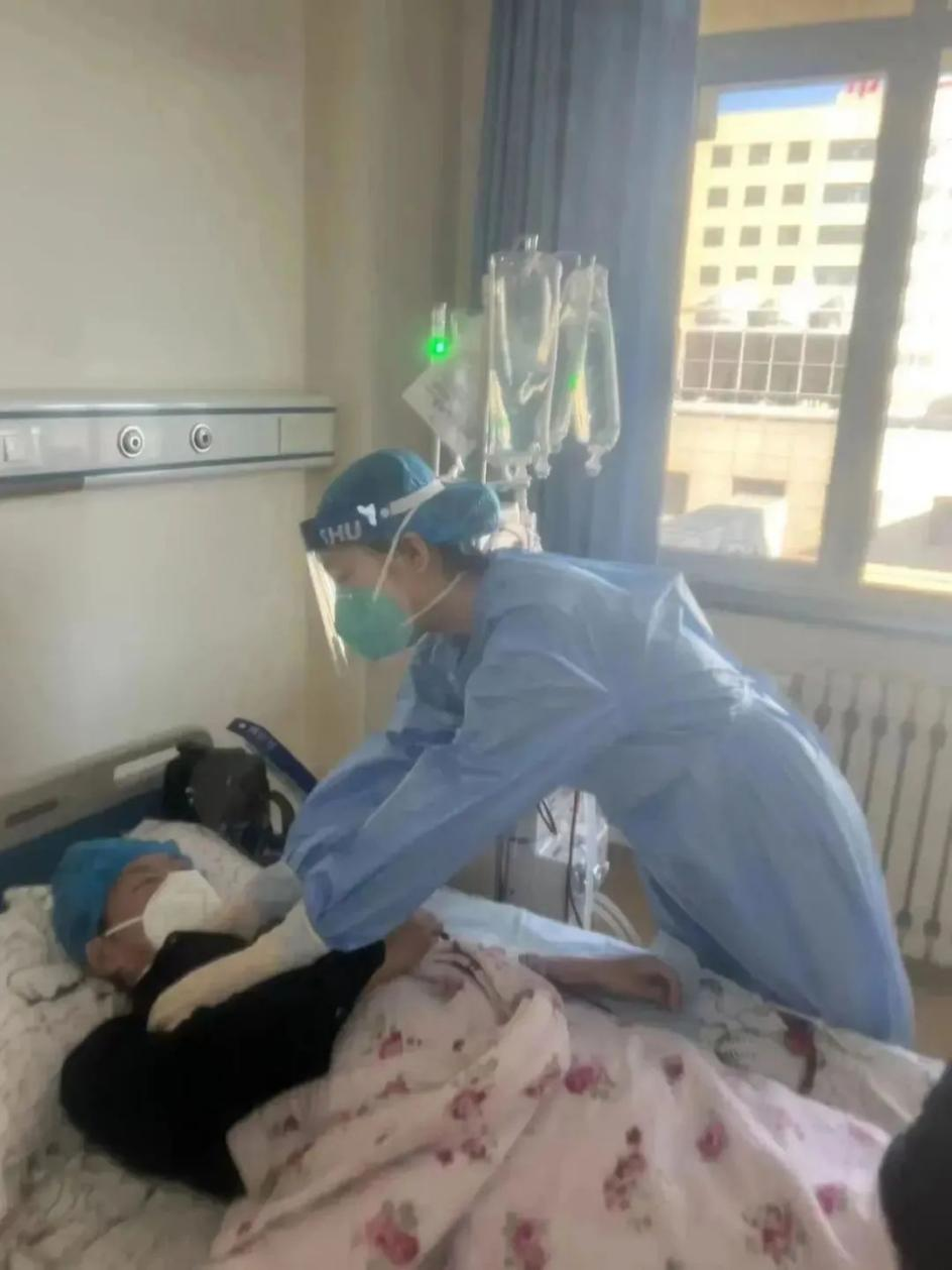 人民醫(yī)院為人民，市二院舉全院之力保障醫(yī)療救治，牢守生命防線！(圖15)