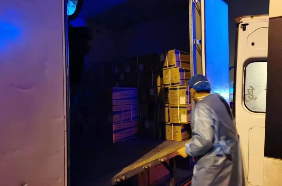 人民醫(yī)院為人民，市二院舉全院之力保障醫(yī)療救治，牢守生命防線！(圖16)