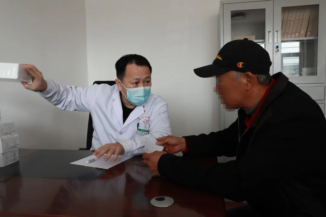 踐行黨的二十大精神，市二院黨員開展大型公益出診！(圖1)