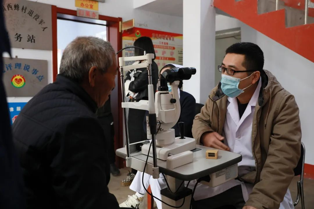 踐行黨的二十大精神，市二院黨員開展大型公益出診！(圖6)