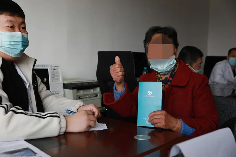 踐行黨的二十大精神，市二院黨員開展大型公益出診！(圖7)